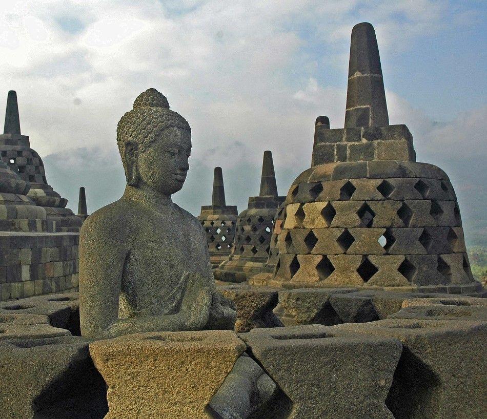 Borobudur-05-Robert-Stockmans-1-Custom