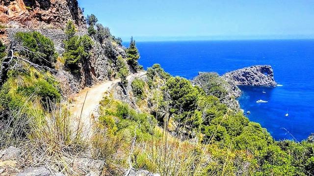 groepsreis Mallorca wandelen langs de kust