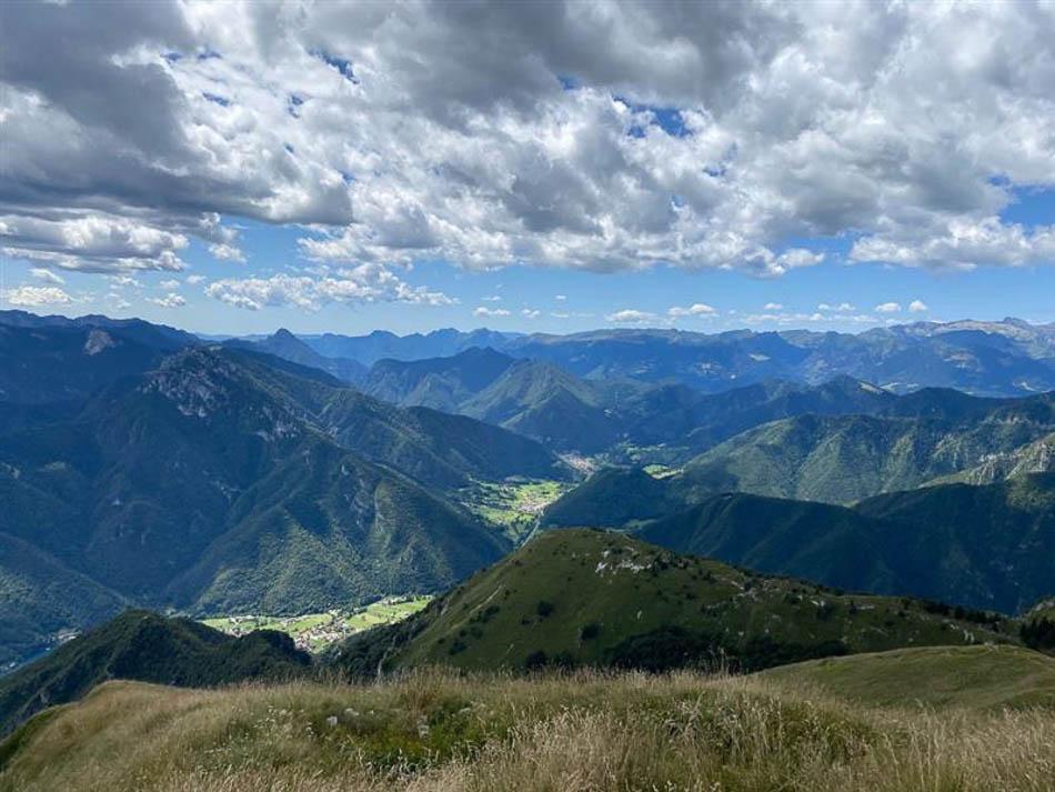 f197b230-9ecd-47cf-83fe-e65b21e221f2-mountain-moments-agent-w950